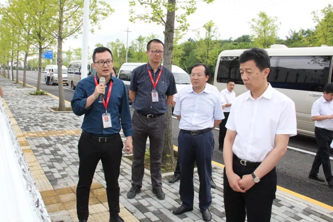贵阳市市长陈晏调研乐鱼官网官网大健康医药产业园.jpg