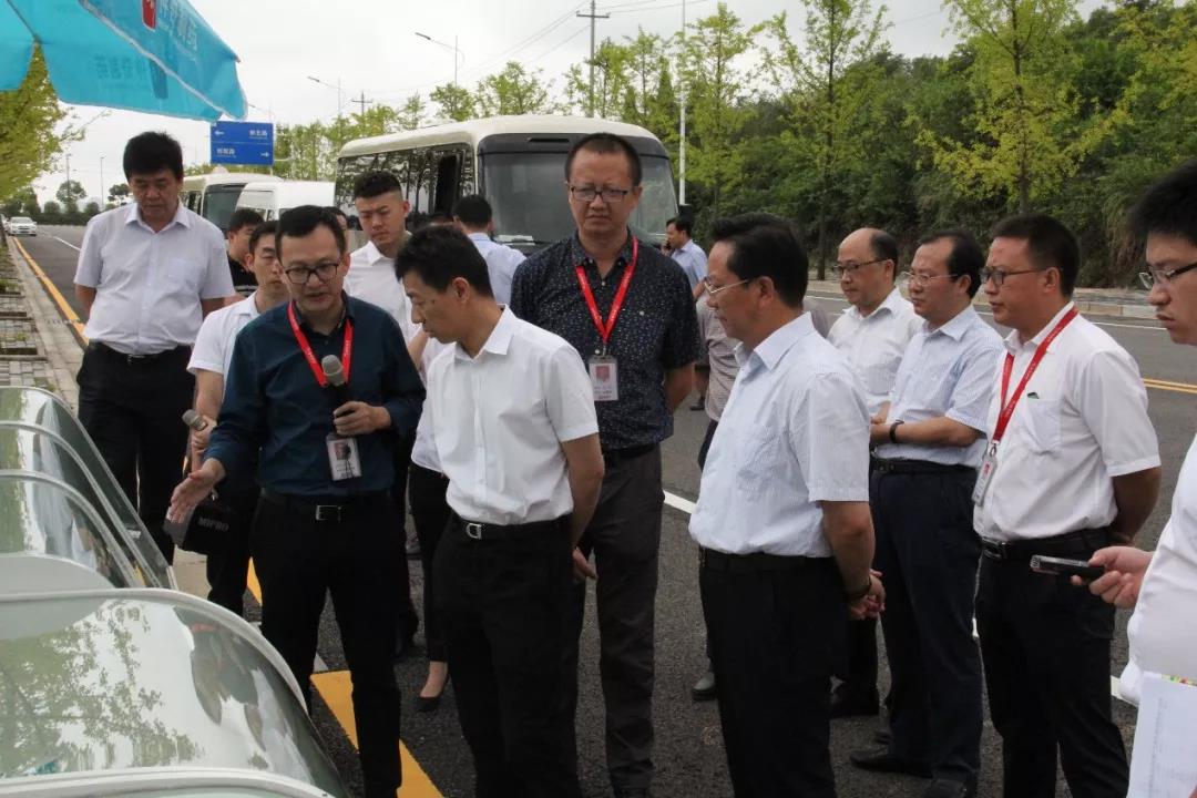 贵阳市市长陈晏调研乐鱼官网官网大健康医药产业园2.jpg